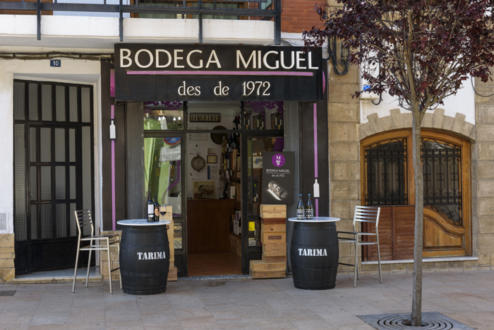 Fachada de la Bodega Miguel